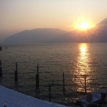 In Riva Al Lago Di Iseo Dependance Primo Piano Marone Zewnętrze zdjęcie